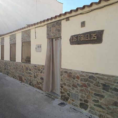 Apartamentos Callampa Torrejón el Rubio Dış mekan fotoğraf