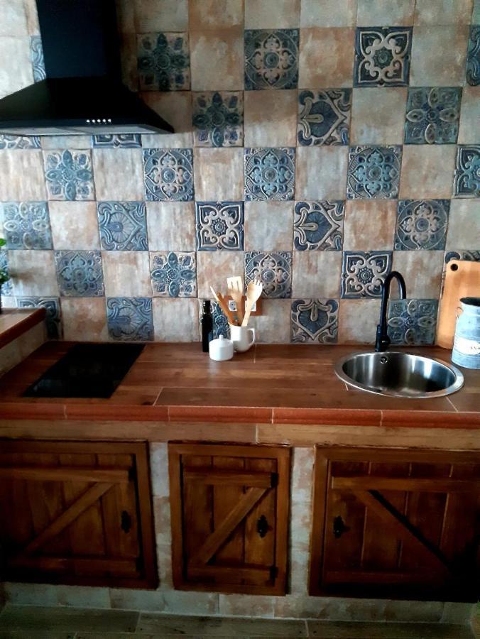 Apartamentos Callampa Torrejón el Rubio Dış mekan fotoğraf